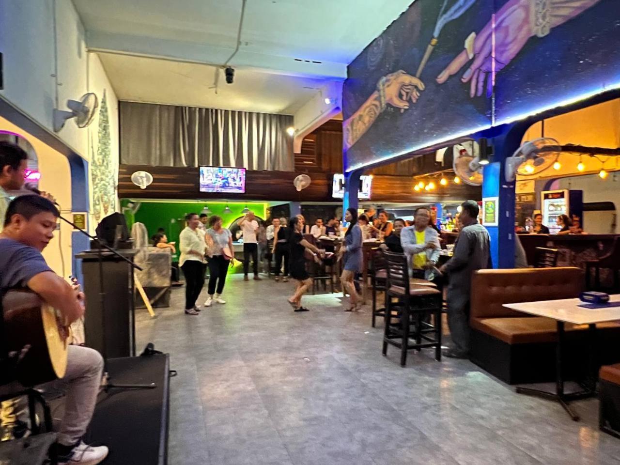 The Eighty8 Hostel Phnompen Kültér fotó