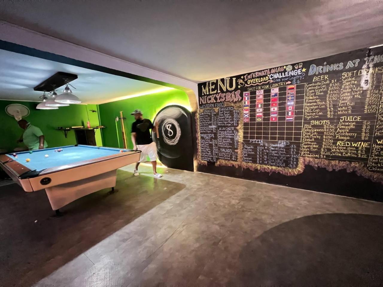 The Eighty8 Hostel Phnompen Kültér fotó