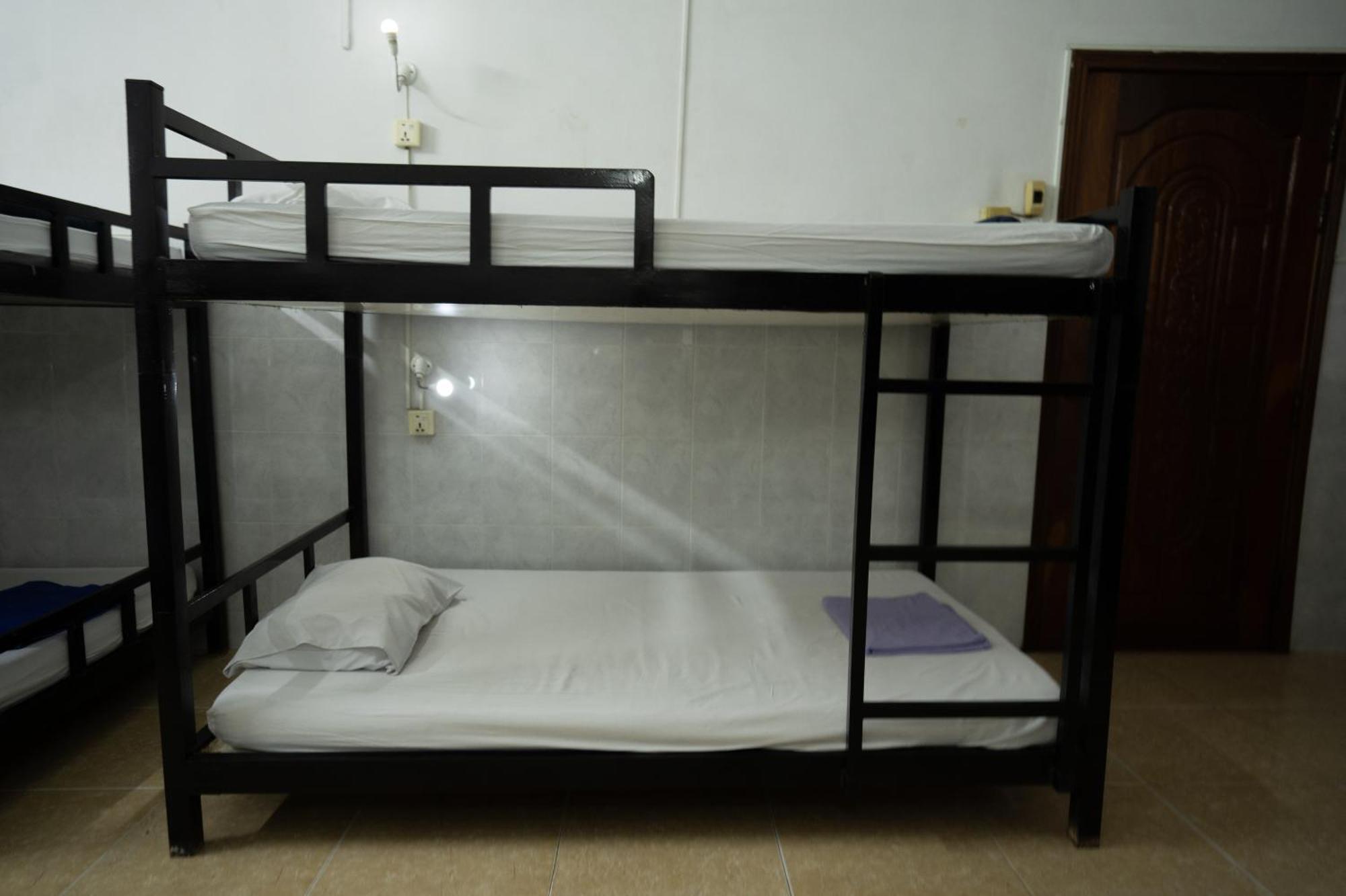 The Eighty8 Hostel Phnompen Kültér fotó
